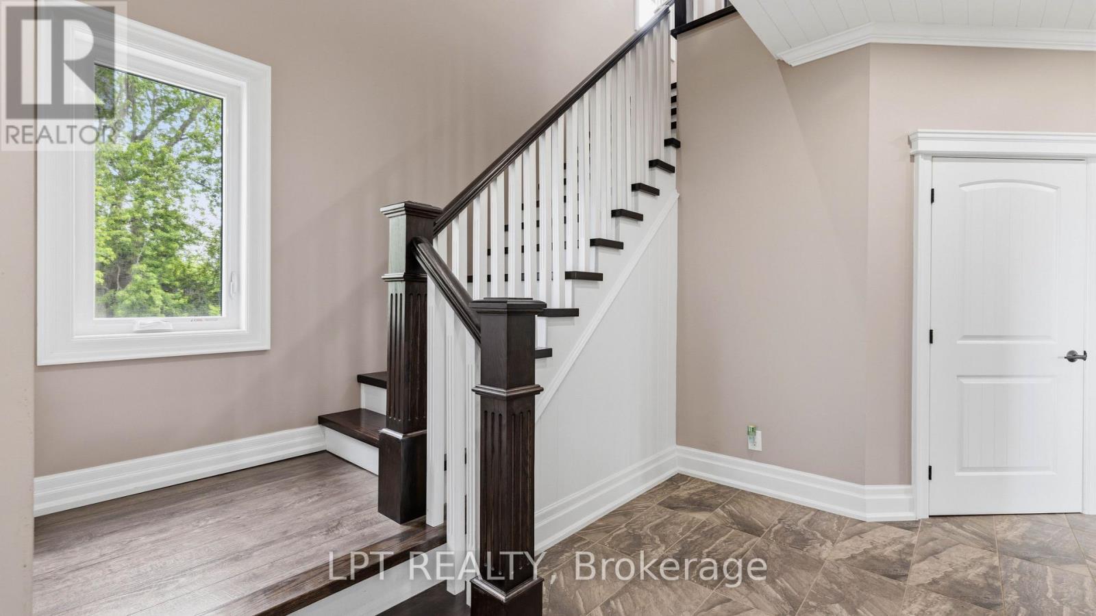 165 Lake Drive E, Georgina, Ontario  L4P 3E9 - Photo 17 - N13444336