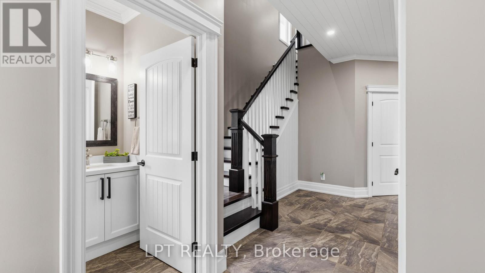 165 Lake Drive E, Georgina, Ontario  L4P 3E9 - Photo 16 - N13444336