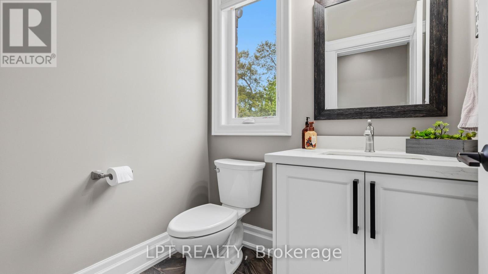 165 Lake Drive E, Georgina, Ontario  L4P 3E9 - Photo 15 - N13444336