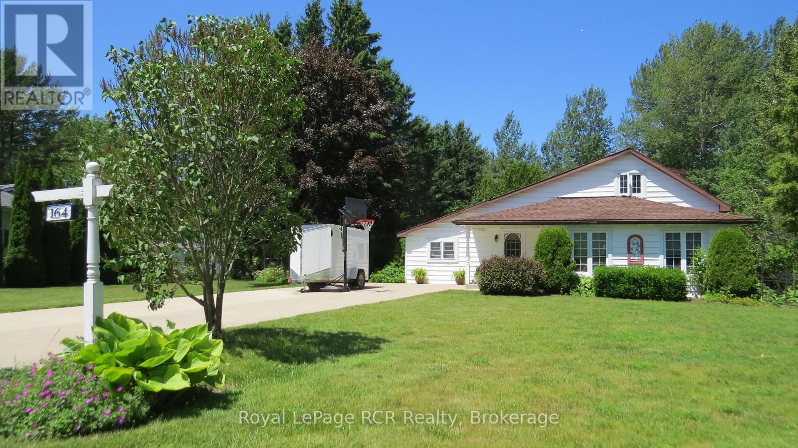 164 Edward Street, Saugeen Shores, Ontario  N0H 2L0 - Photo 2 - X12603674