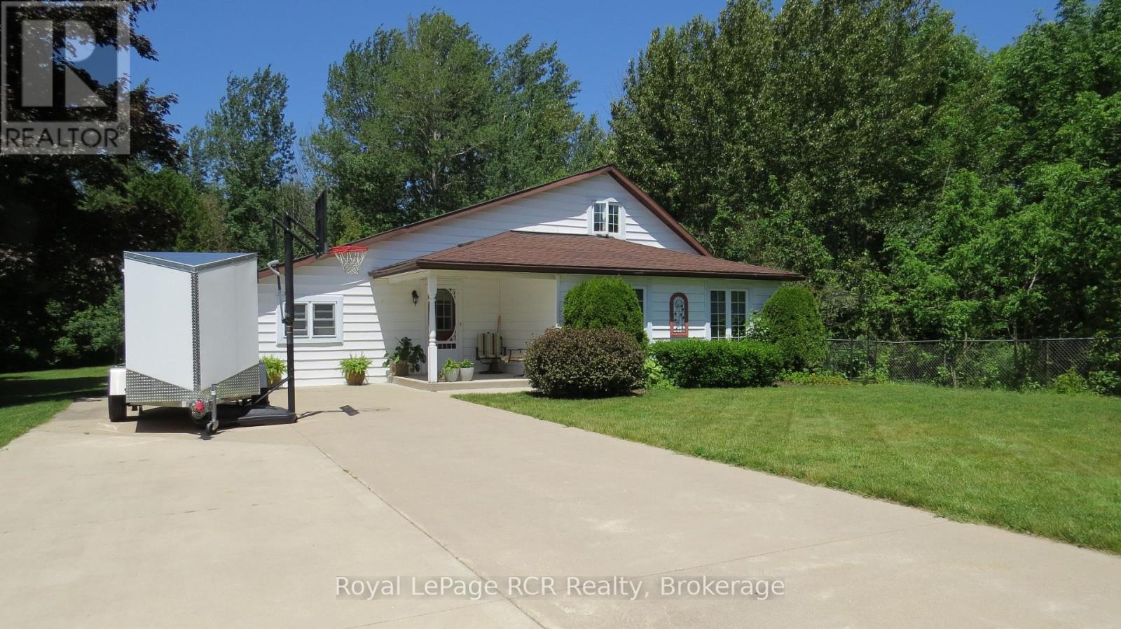164 Edward Street, Saugeen Shores, Ontario  N0H 2L0 - Photo 5 - X12603674