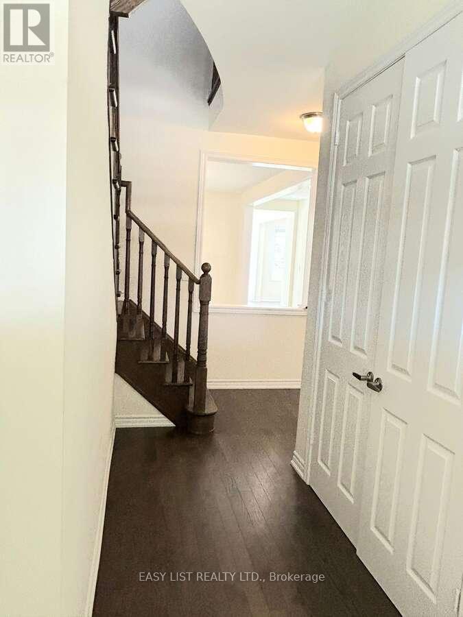 37 Royal Fern Crescent, Caledon, Ontario  L7C 4H1 - Photo 3 - W13245414