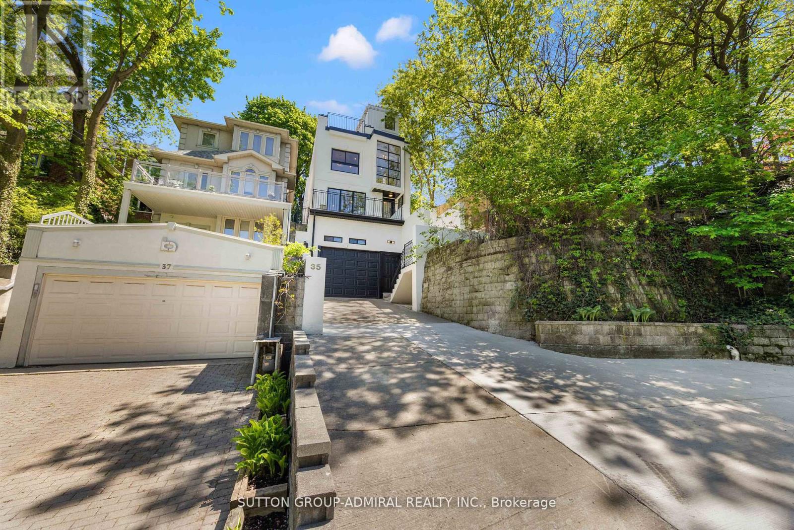 35 Beechwood Drive, Toronto, Ontario  M4K 3H7 - Photo 3 - E13444622