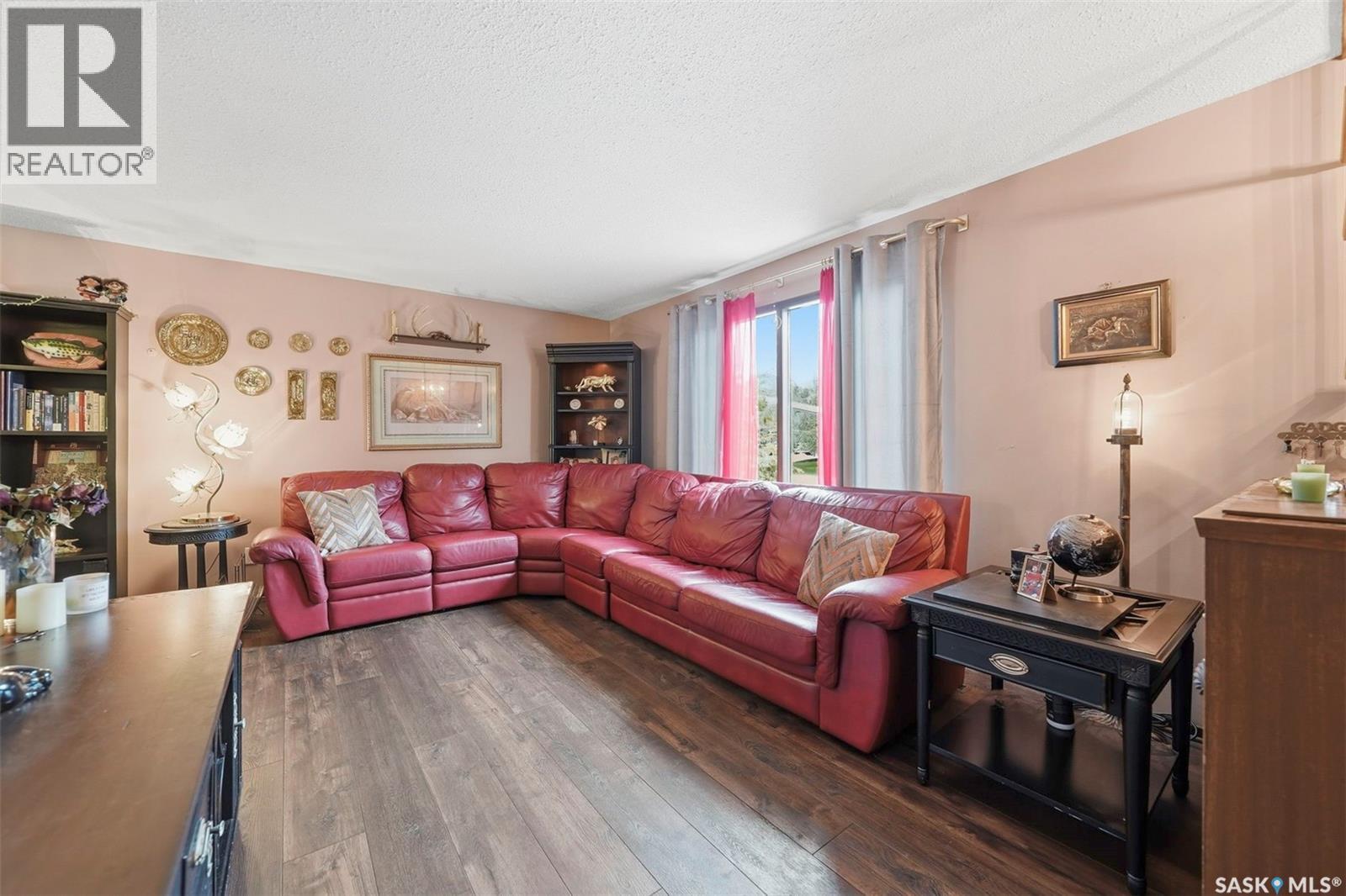 30 Riel Crescent, Saskatoon, Saskatchewan  S7J 2W6 - Photo 3 - SK039241