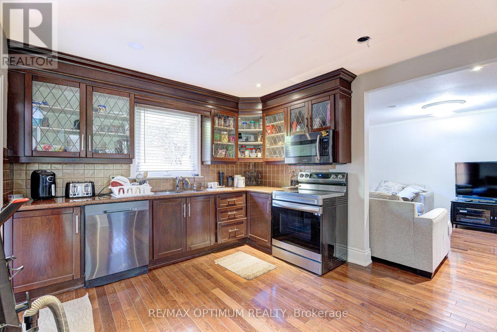 18 Armstrong Street, Brampton, Ontario L6W 1W6 - Photo 10 - W13233856