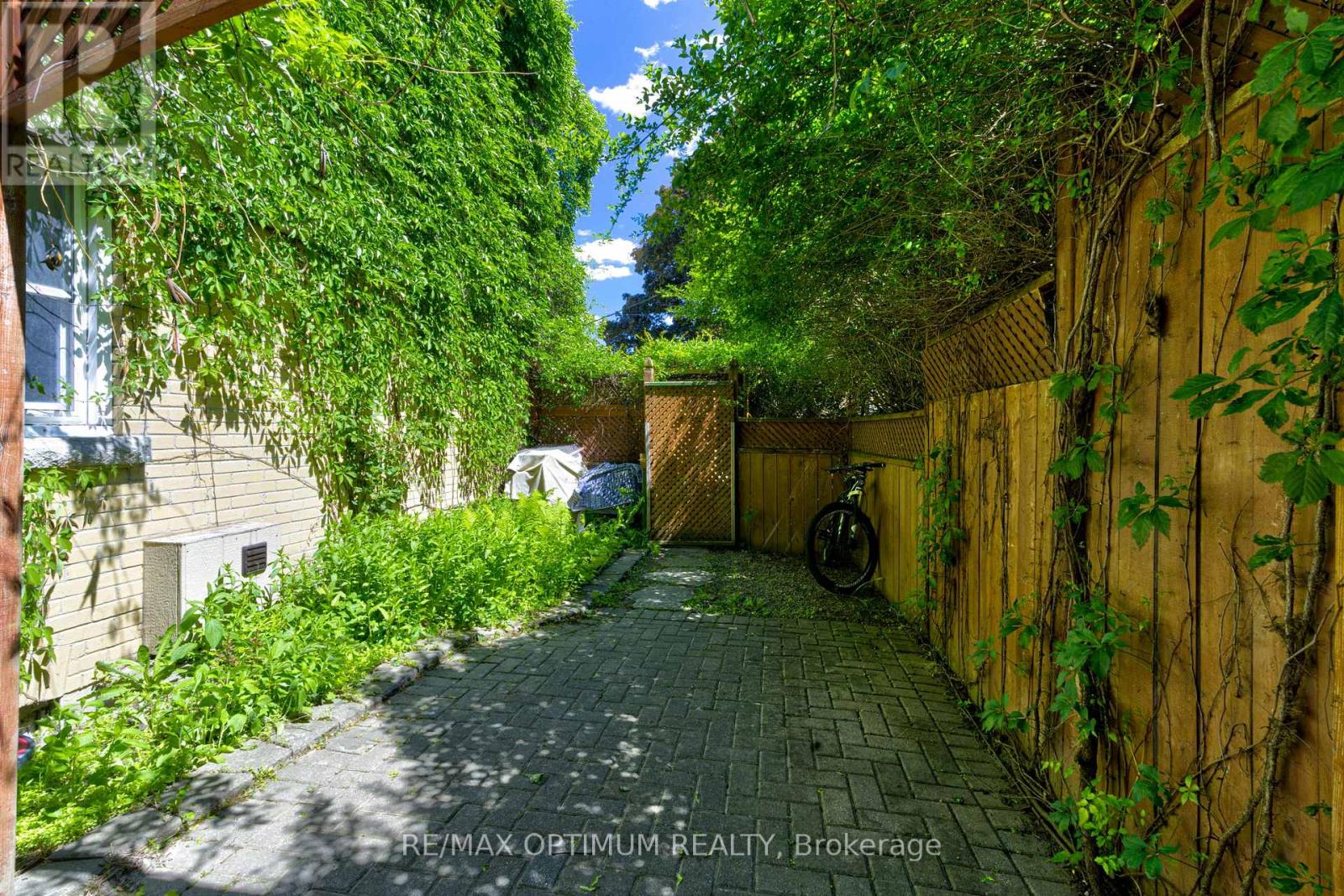 18 Armstrong Street, Brampton, Ontario L6W 1W6 - Photo 40 - W13233856