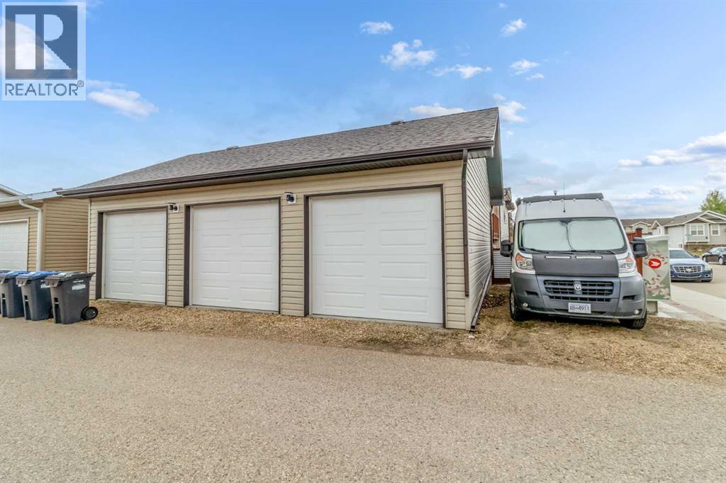 22 Rogers Road, Sylvan Lake, Alberta  T4S 0J8 - Photo 30 - A2317461