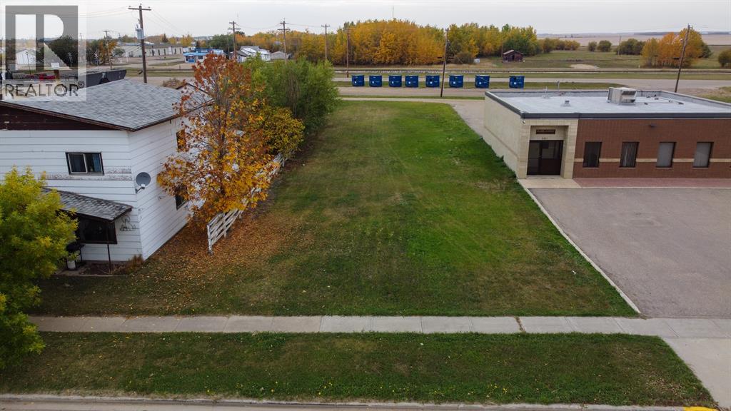 4 Central Avenue NE, Falher, Alberta  T0H 1M0 - Photo 2 - A2004134