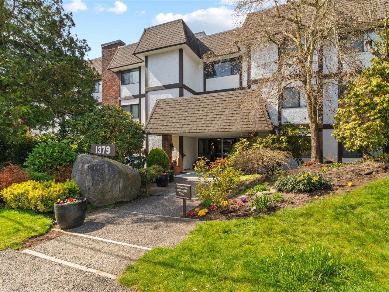 302 1379 MERKLIN STREET, white rock, British Columbia