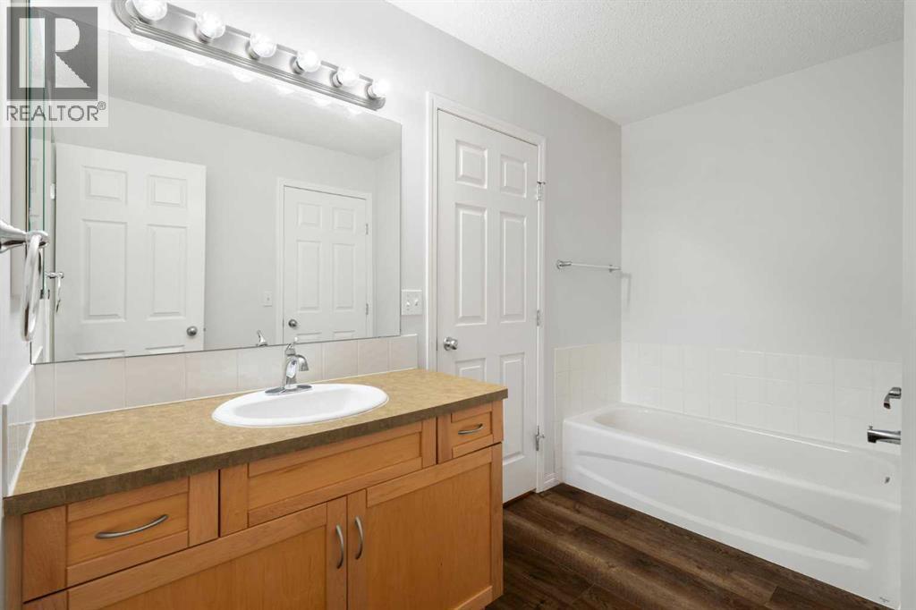112 Royal Oak Gardens NW, Calgary, Alberta  T3G 5S5 - Photo 17 - A2318496