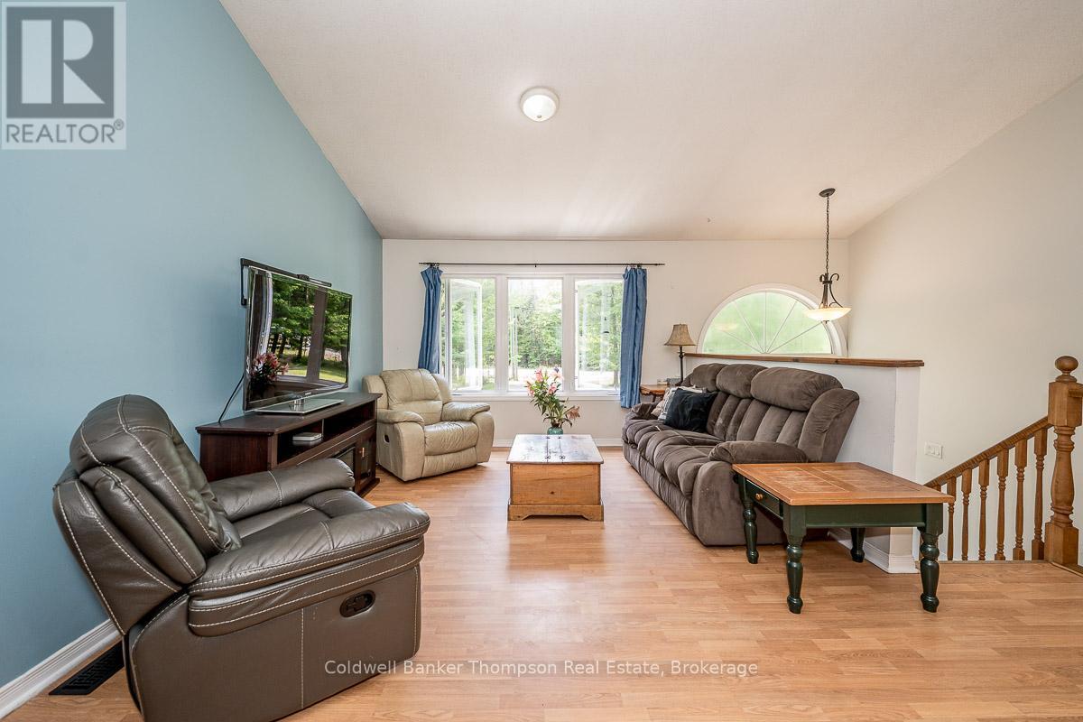 109 South Waseosa Lake Road, Huntsville, Ontario P1H 2N5 - Photo 6 - X13444734