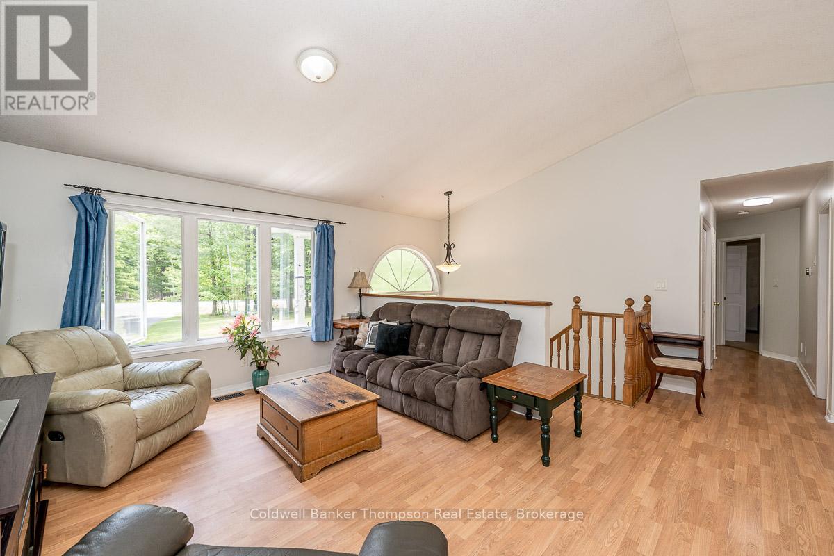 109 South Waseosa Lake Road, Huntsville, Ontario P1H 2N5 - Photo 7 - X13444734