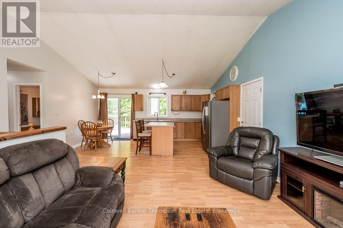 109 South Waseosa Lake Road, Huntsville, Ontario P1H 2N5 - Photo 8 - X13444734