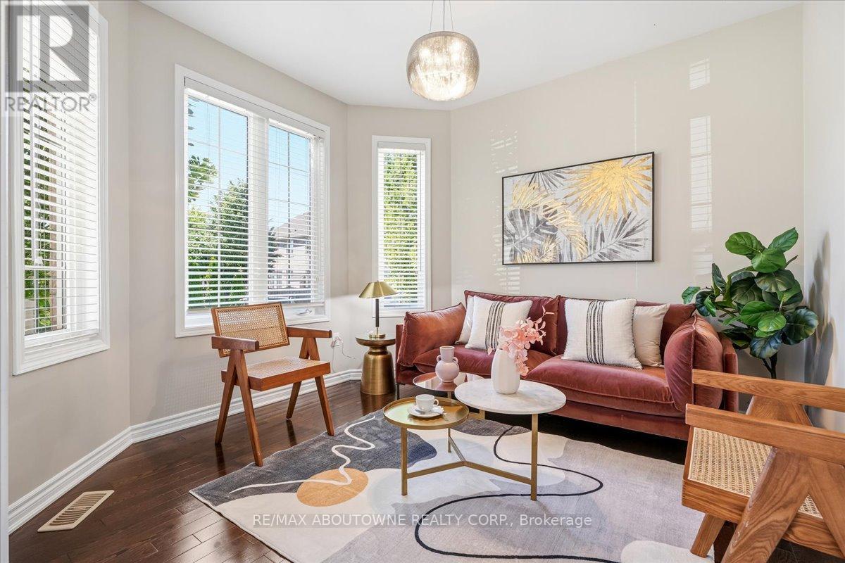 2383 Calloway Drive, Oakville, Ontario  L6M 0C1 - Photo 9 - W13444528