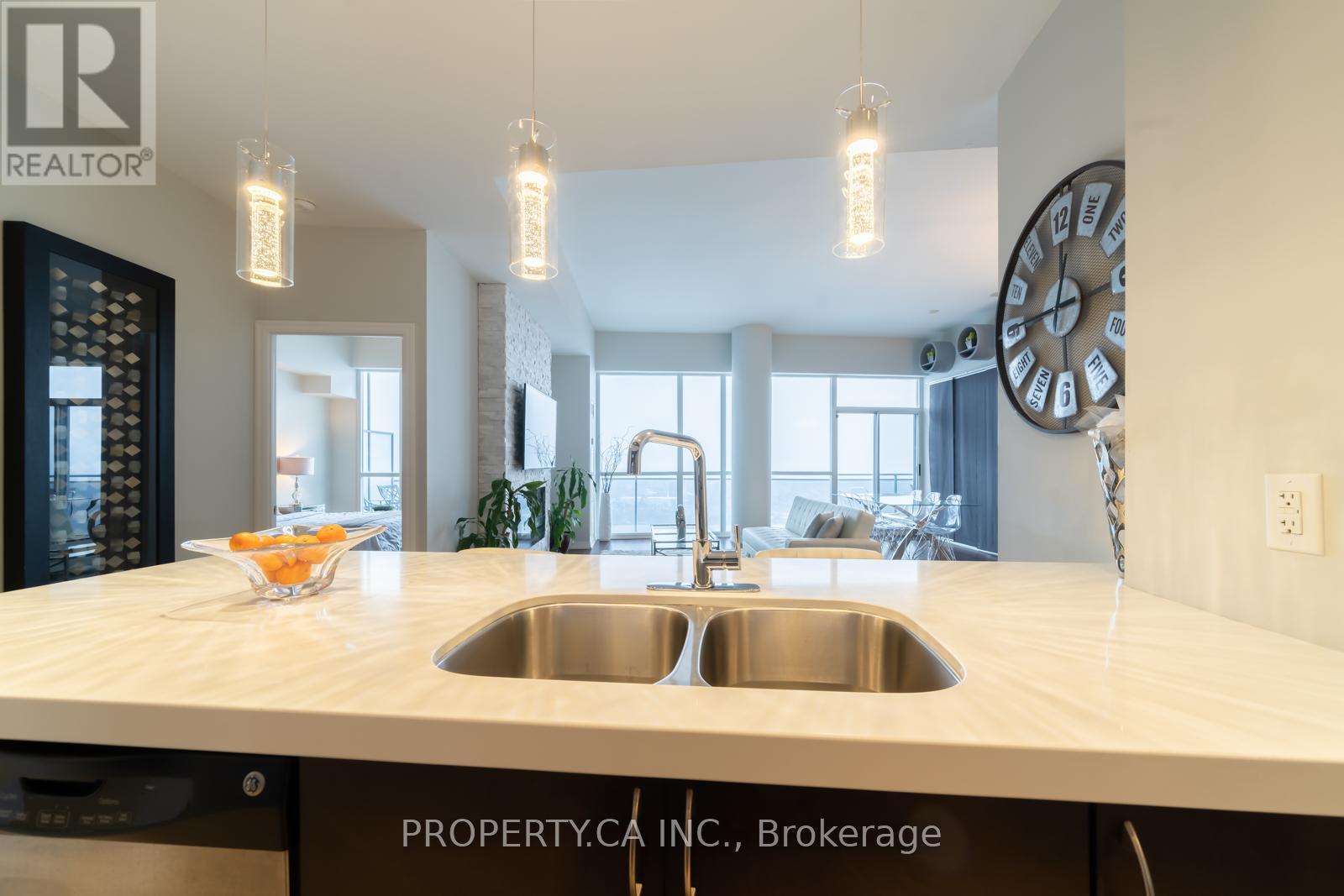 Ph3504 - 223 Webb Drive, Mississauga, Ontario  L5B 0E8 - Photo 5 - W13444554