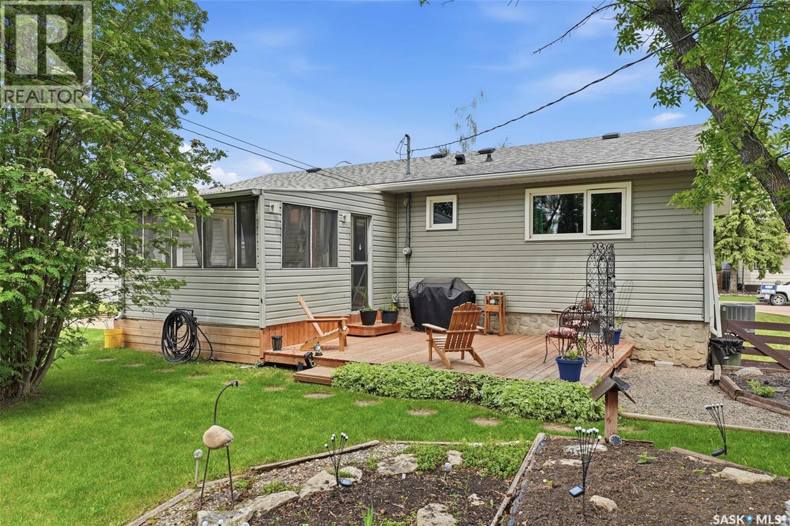 313 7th Avenue W, Watrous, Saskatchewan  S0K 4T0 - Photo 40 - SK037318