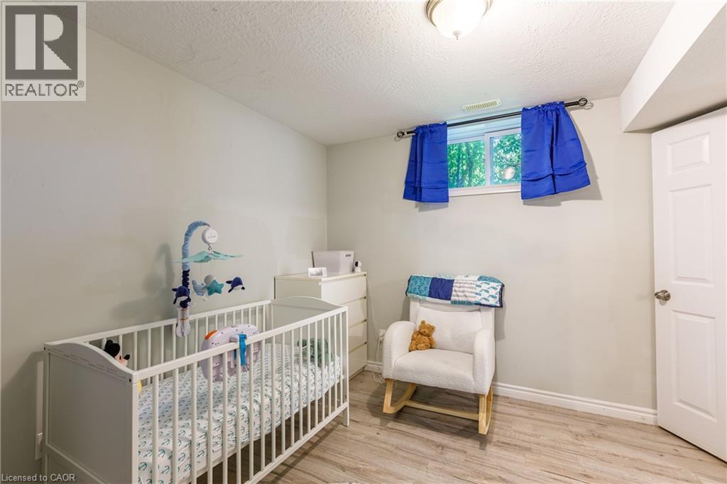 907 Doon Village Road, Kitchener, Ontario  N2P 1A1 - Photo 37 - 40839855