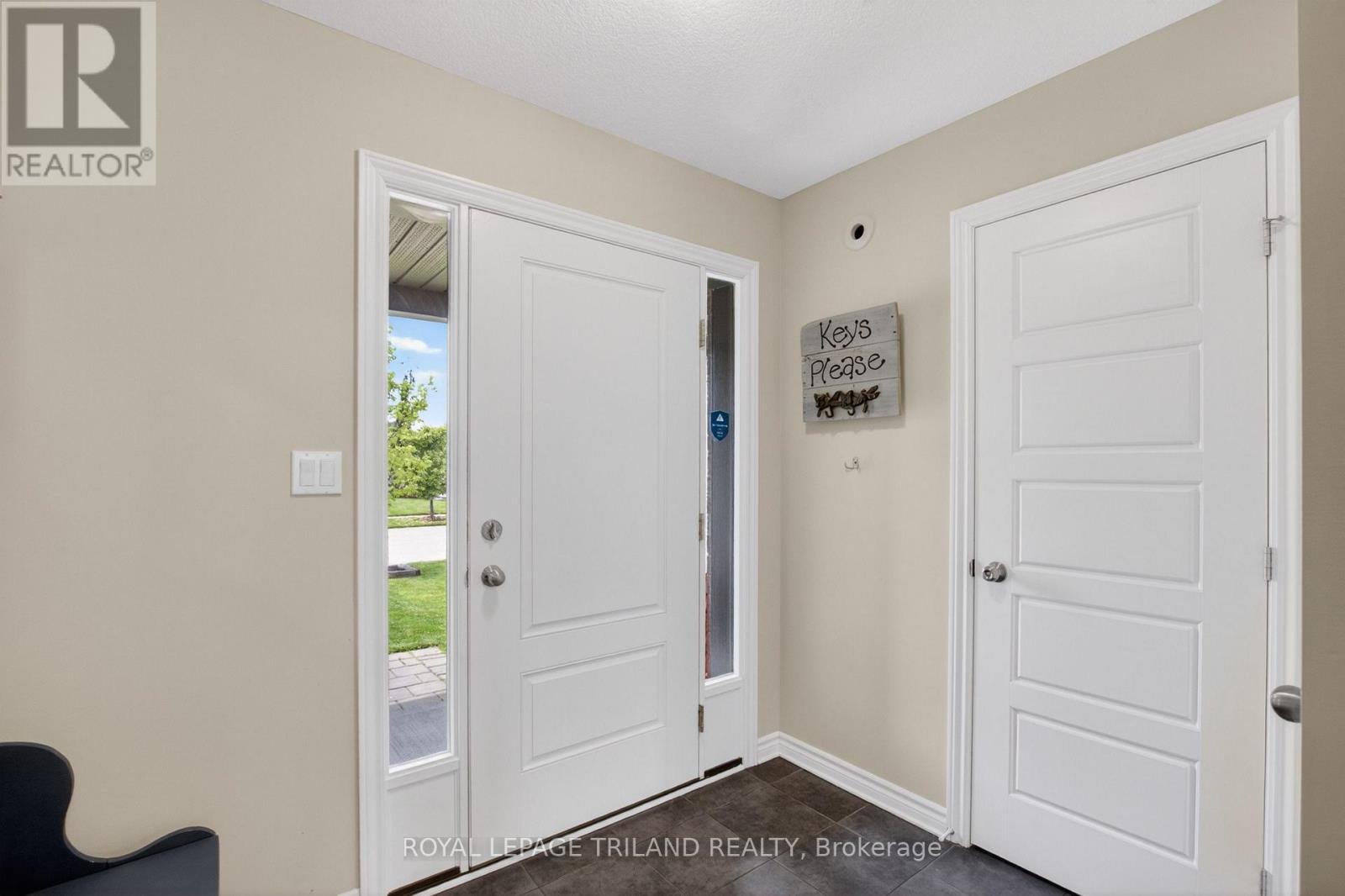 17 Bridle Path, St. Thomas, Ontario N5R 0B4 - Photo 4 - X13445152