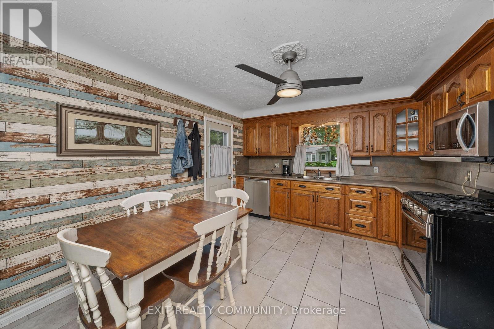 163 Elm Street E, Chatham-Kent, Ontario  N0P 1C0 - Photo 8 - X13445226