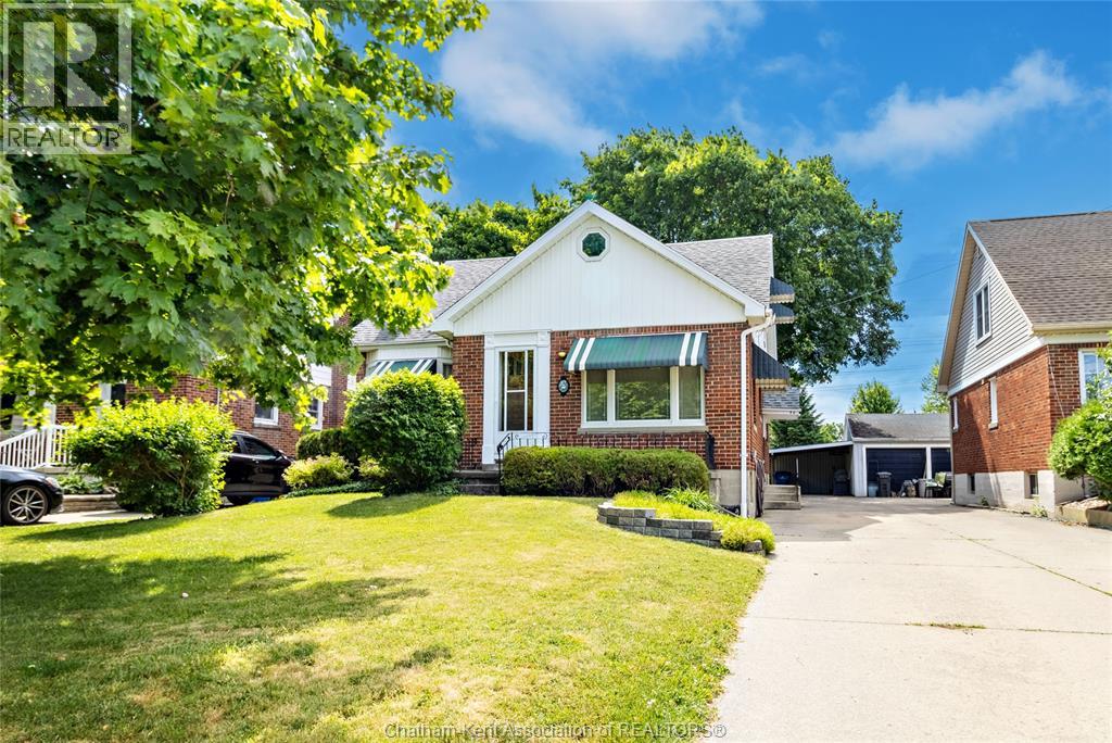 MLS# 26014094: 82 McFadden AVENUE, Chatham, Canada