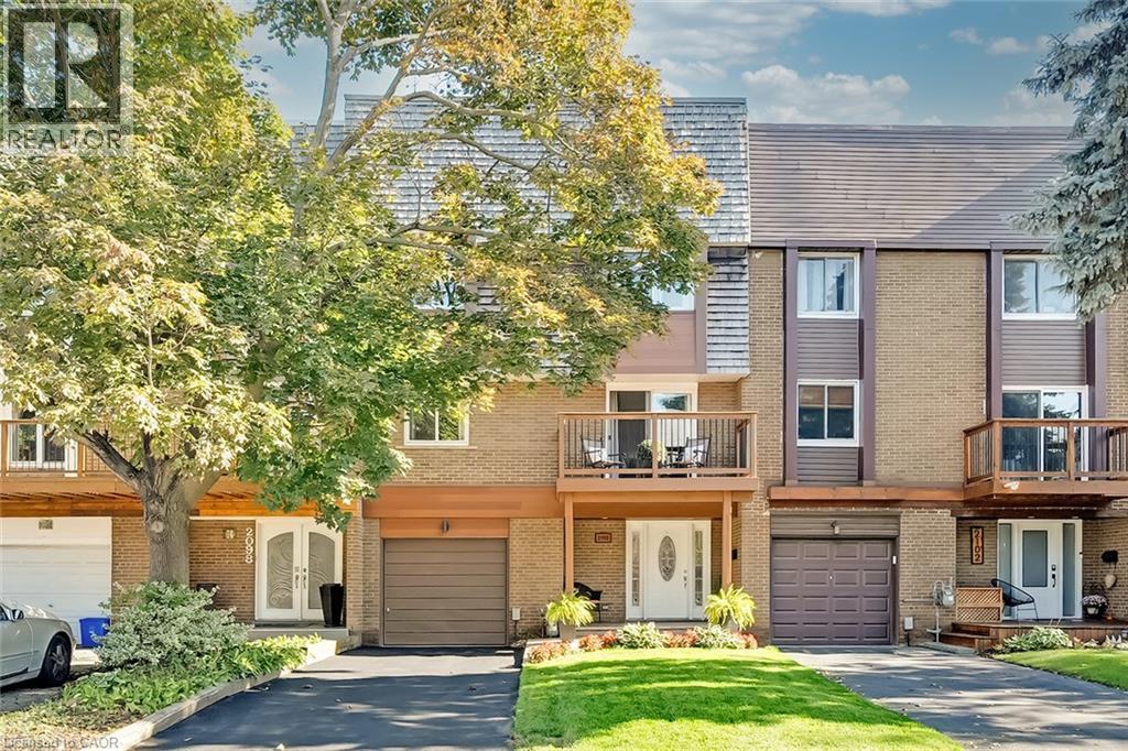2100 WORTHINGTON Drive, Oakville, Ontario