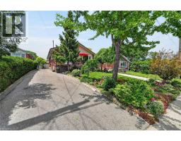 10 HELGA Court, hamilton, Ontario