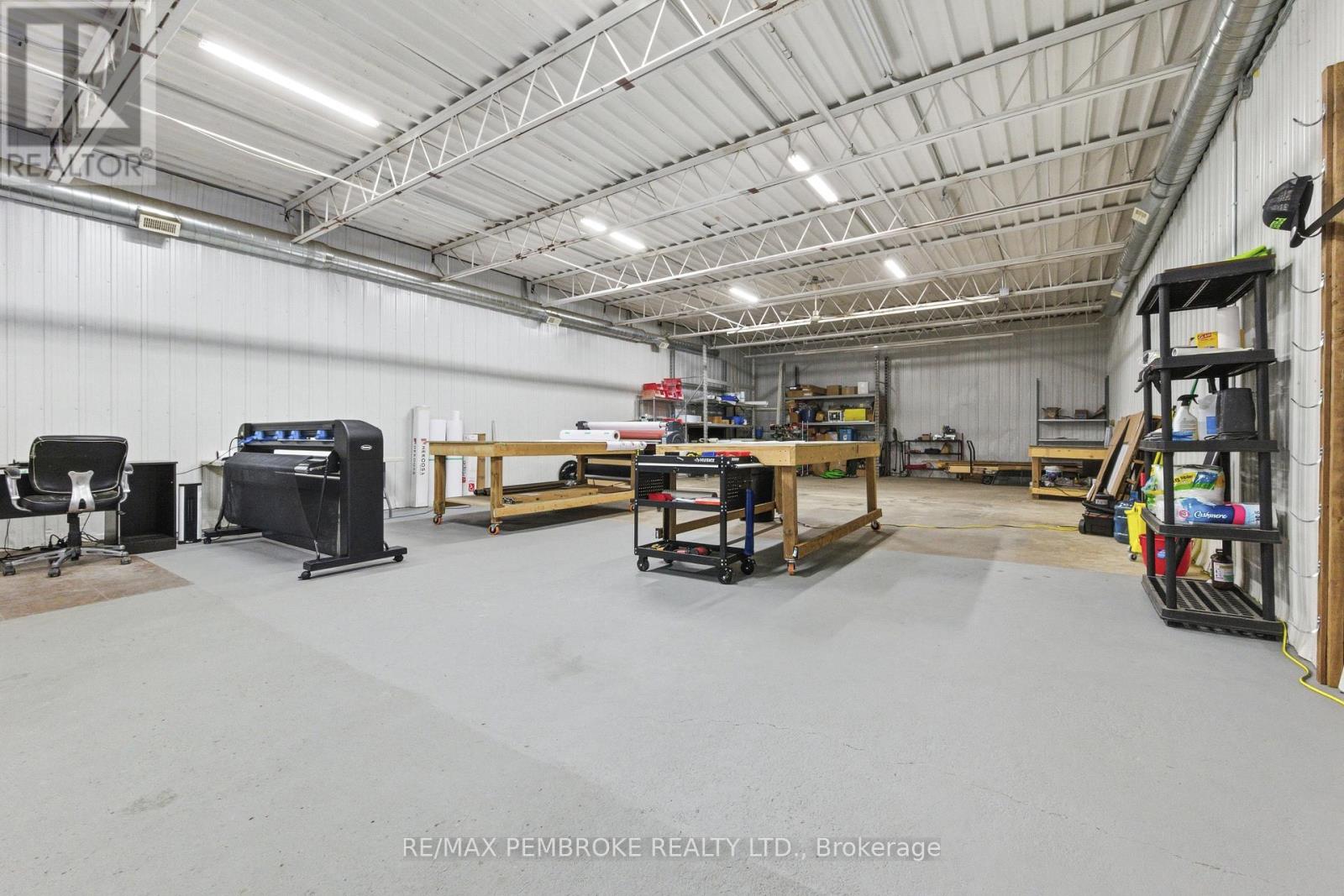 292 Trafalgar Road, Pembroke, Ontario  K8A 5A8 - Photo 4 - X13445272