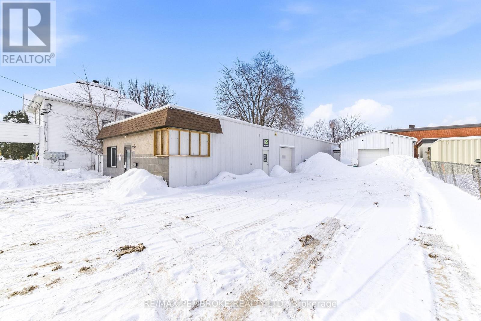 292 Trafalgar Road, Pembroke, Ontario  K8A 5A8 - Photo 9 - X13445272
