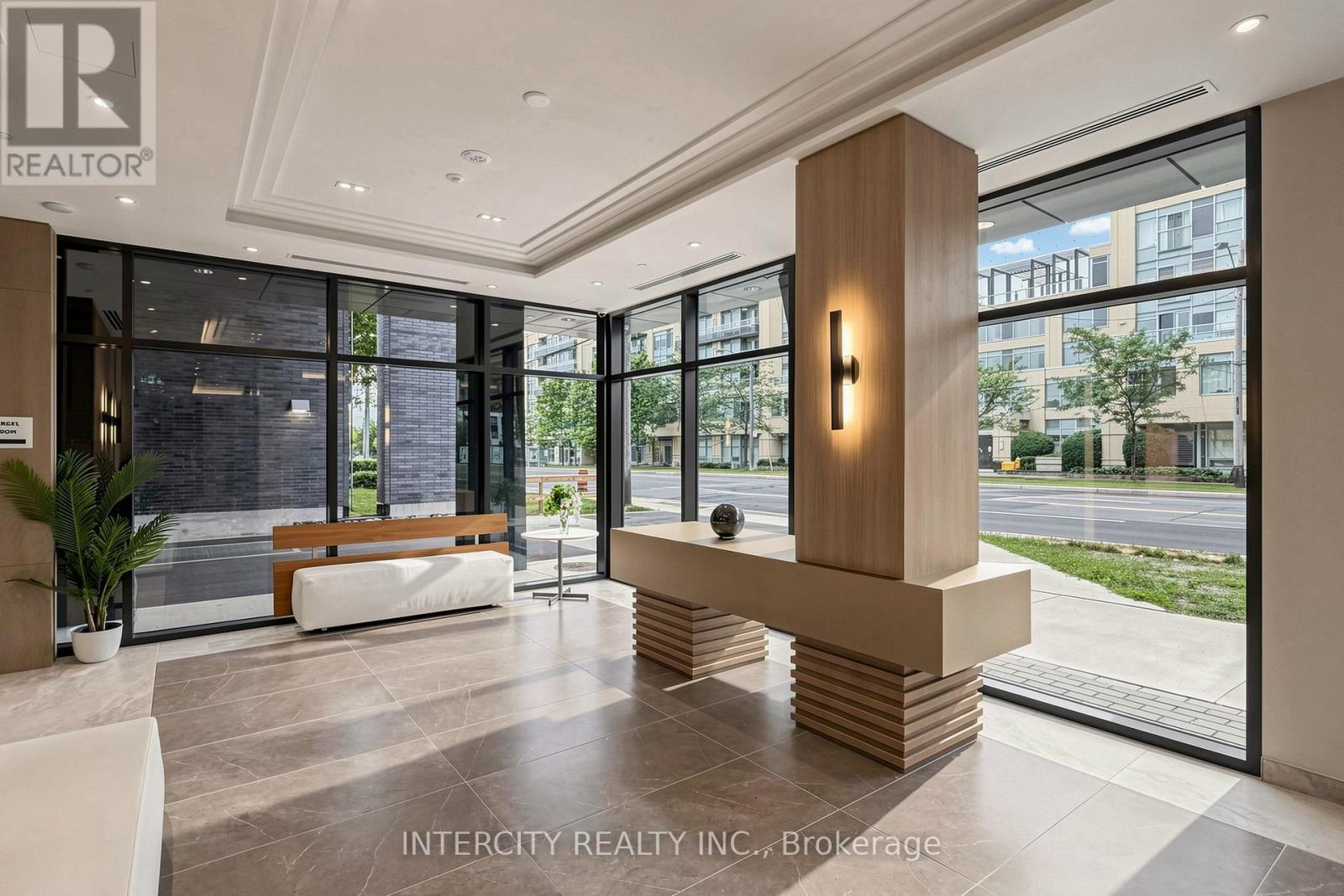 616 - 700 Sheppard Avenue W, Toronto, Ontario  M3H 0G5 - Photo 2 - C13444688