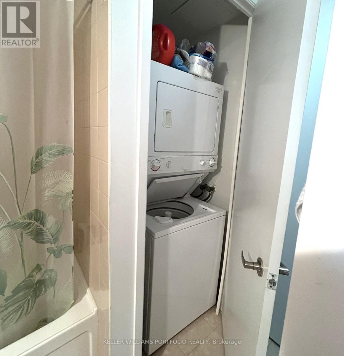 1512 - 85 Bloor Street E, Toronto, Ontario  M4W 3Y1 - Photo 13 - C13444718