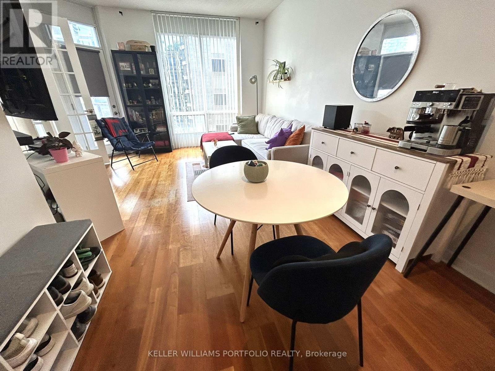 1512 - 85 Bloor Street E, Toronto, Ontario  M4W 3Y1 - Photo 2 - C13444718