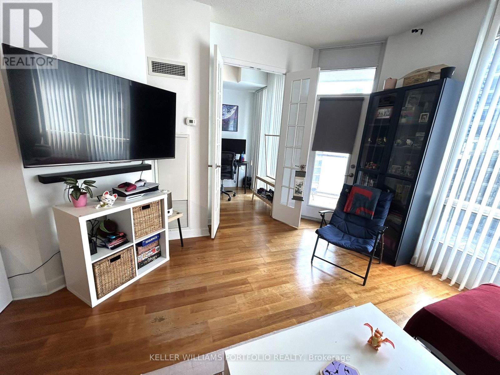 1512 - 85 Bloor Street E, Toronto, Ontario  M4W 3Y1 - Photo 7 - C13444718