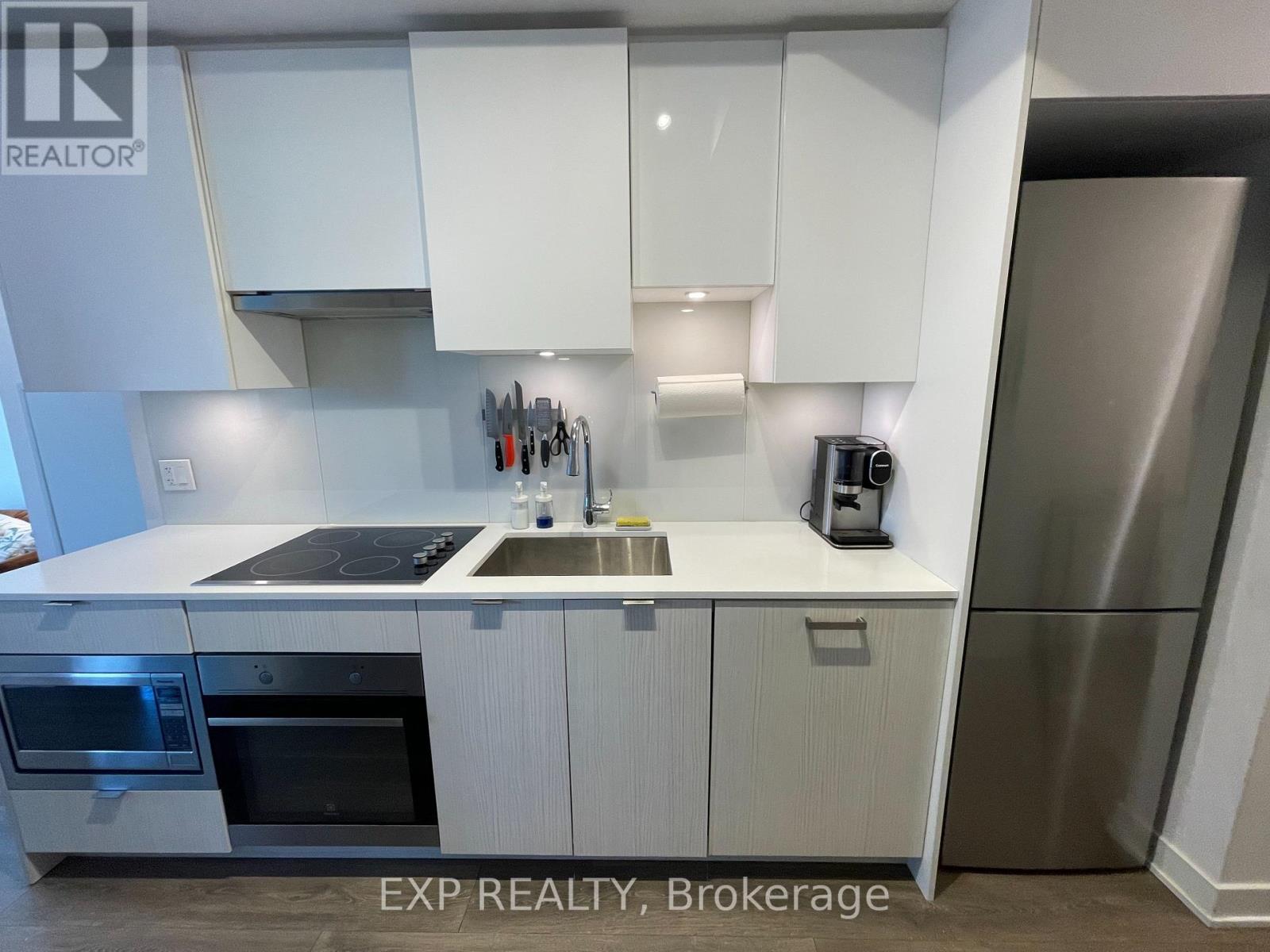 2015 - 195 Redpath Avenue, Toronto, Ontario  M4P 0E4 - Photo 5 - C13444776