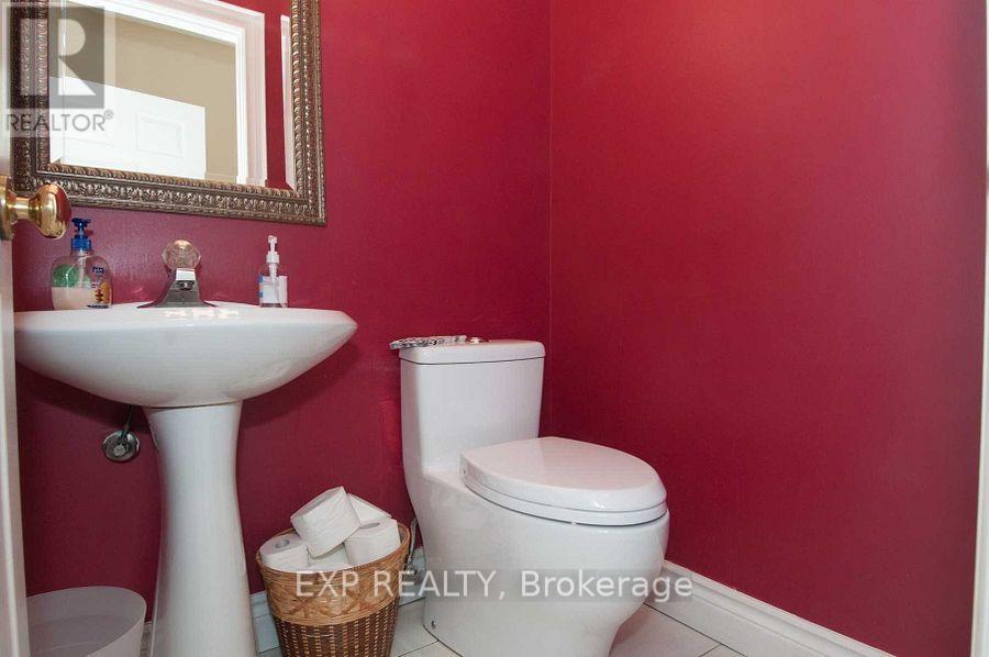 220 Viewmount Avenue, Toronto, Ontario  M6B 1T8 - Photo 15 - C13444824