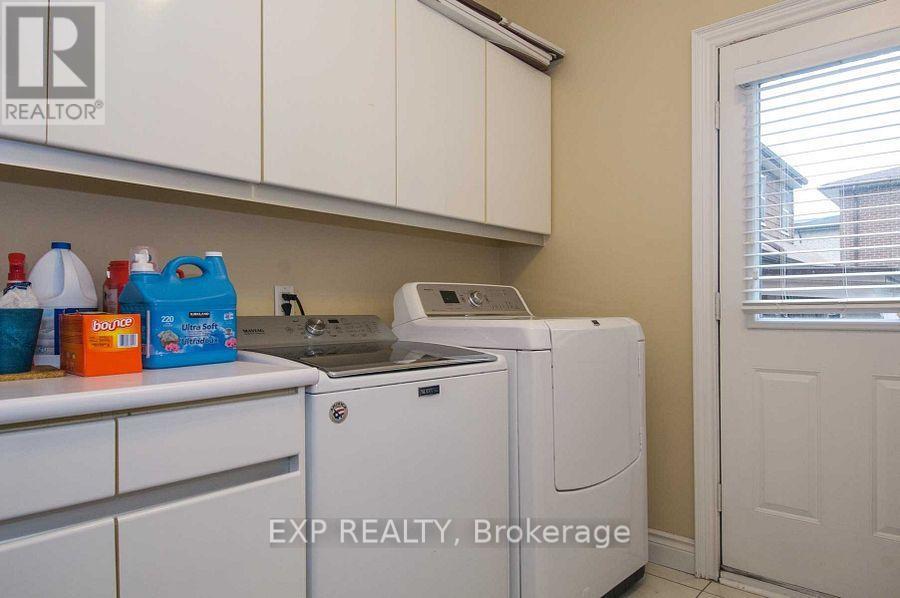 220 Viewmount Avenue, Toronto, Ontario  M6B 1T8 - Photo 16 - C13444824
