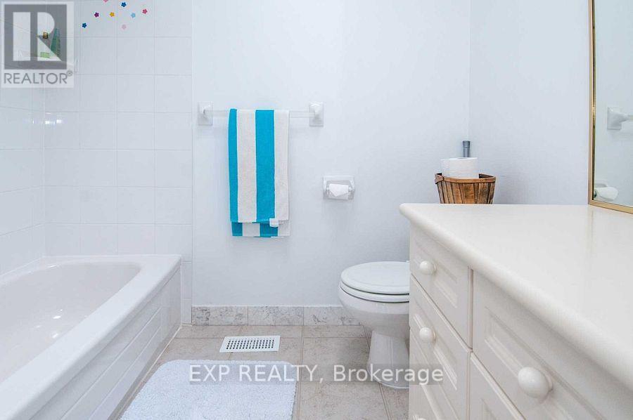 220 Viewmount Avenue, Toronto, Ontario  M6B 1T8 - Photo 29 - C13444824