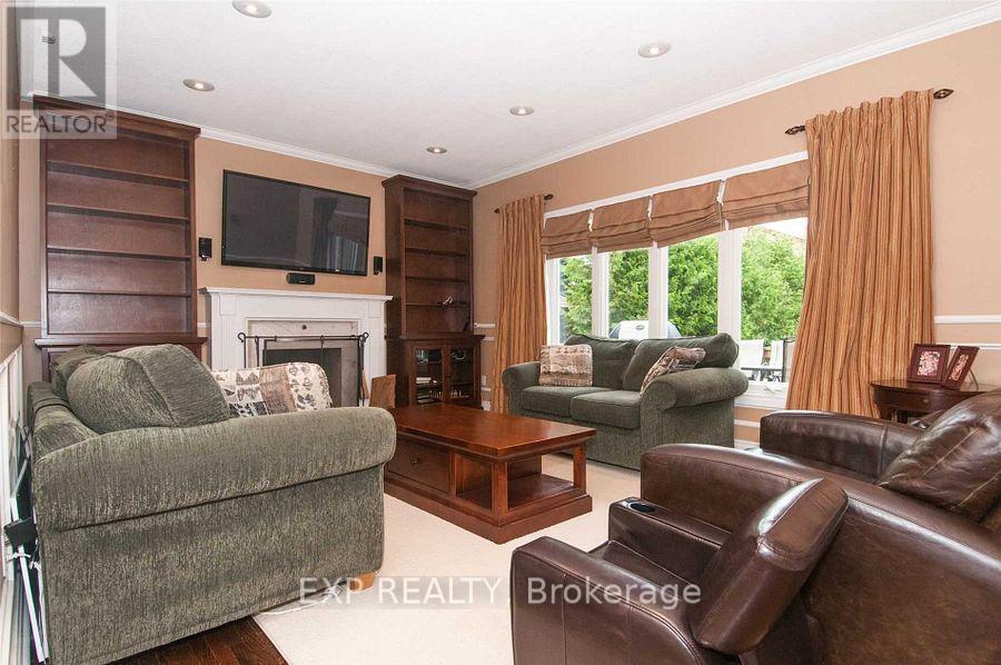 220 Viewmount Avenue, Toronto, Ontario  M6B 1T8 - Photo 8 - C13444824