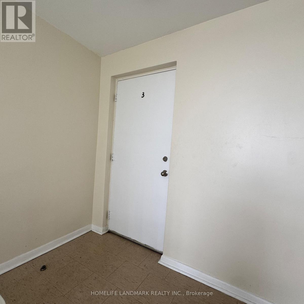 3 - 242 Wilmington Avenue, Toronto, Ontario  M3H 5K3 - Photo 3 - C13429940