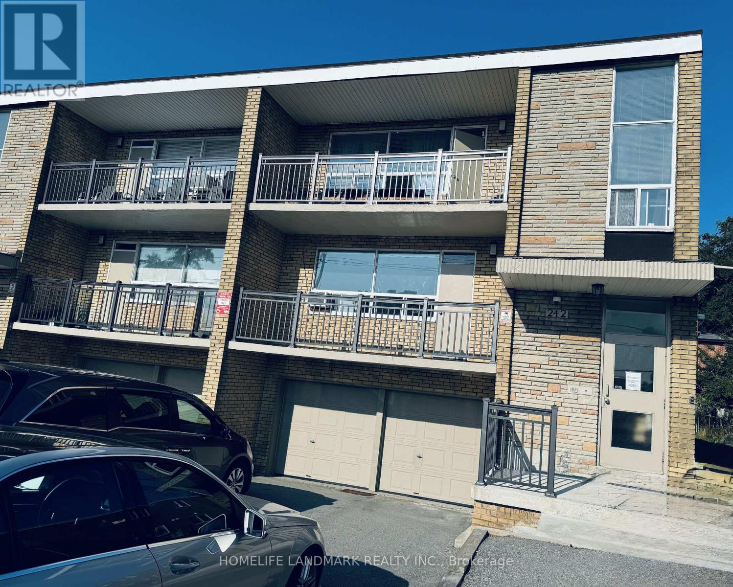 3 - 242 WILMINGTON AVENUE, Toronto, Ontario