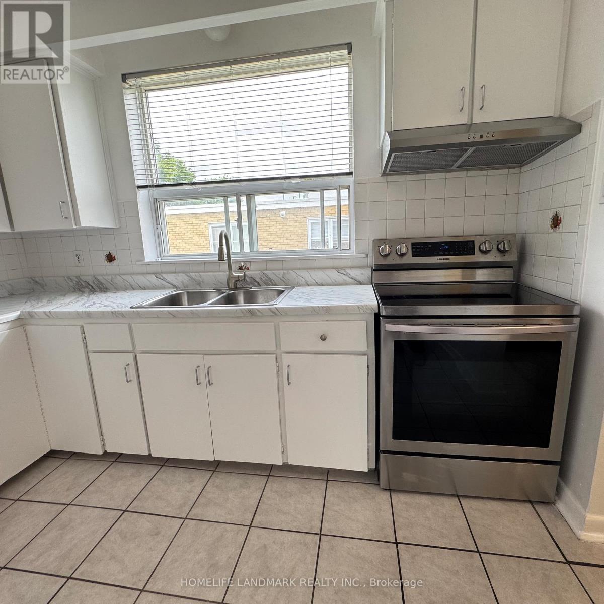 3 - 242 Wilmington Avenue, Toronto, Ontario  M3H 5K3 - Photo 9 - C13429940