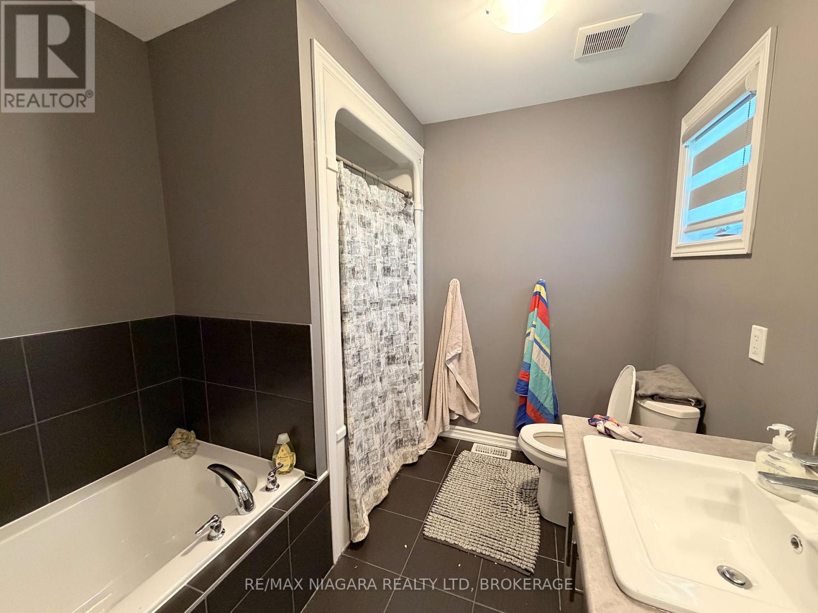 78 Bradley Avenue, Welland, Ontario  L3B 0K1 - Photo 12 - X13445196