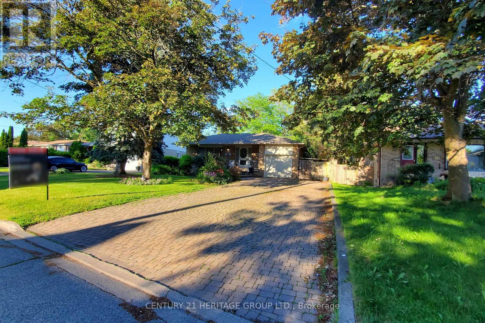 71 MILL STREET, Ajax, Ontario
