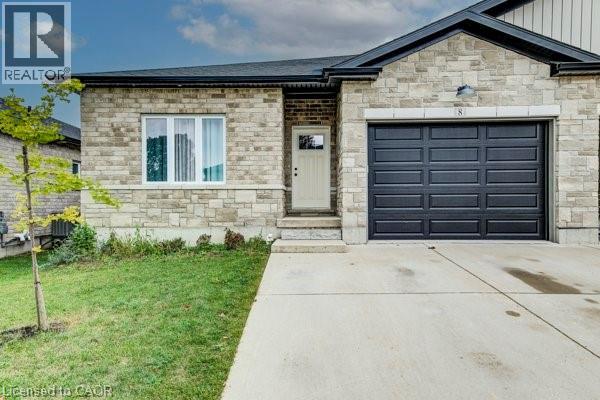 575 Albert Avenue N Unit# 8