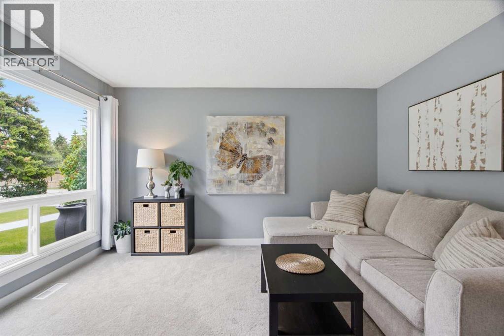 237 Deerpoint Lane Se, Calgary, Alberta  T2J 6M6 - Photo 7 - A2320995