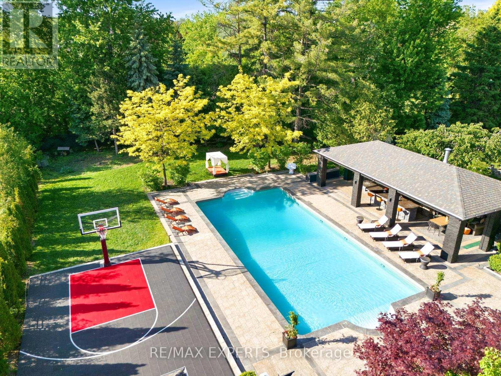 82 Westwood Lane, Richmond Hill (South Richvale), Ontario  L4C 6Y2 - Photo 4 - N13444848