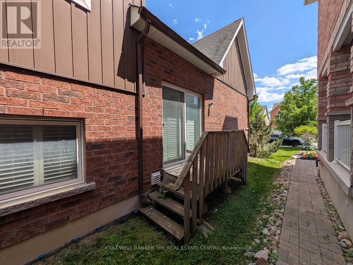 1848 Lamstone St Street, Innisfil, Ontario L9S 5A1 - Photo 2 - N13444858