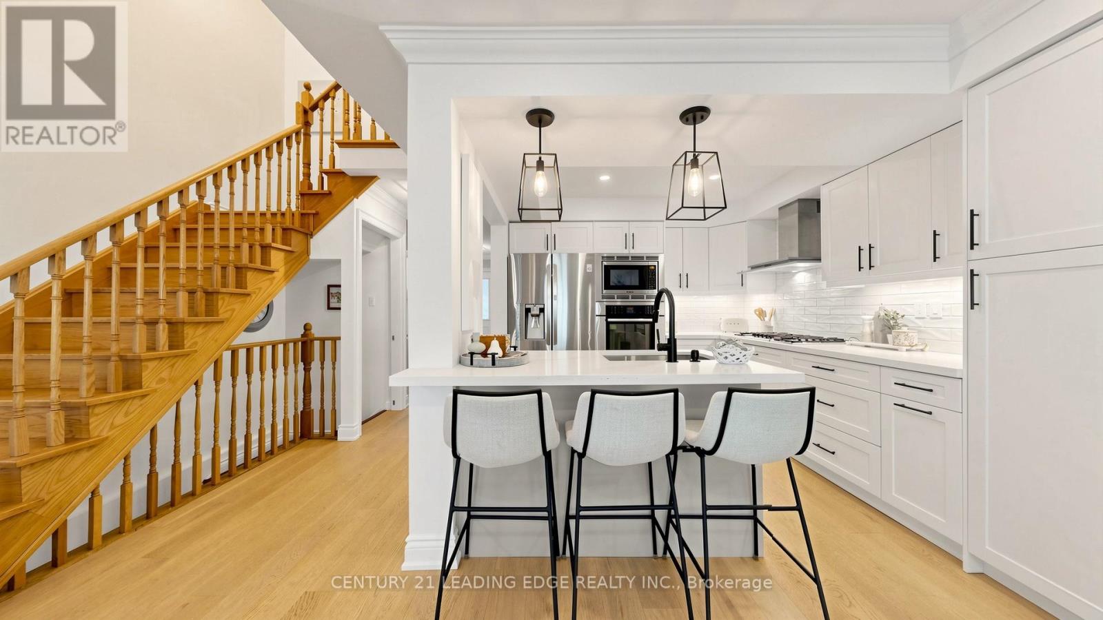 205 Park Drive, Whitchurch-Stouffville, Ontario  L4A 1J8 - Photo 4 - N13444880
