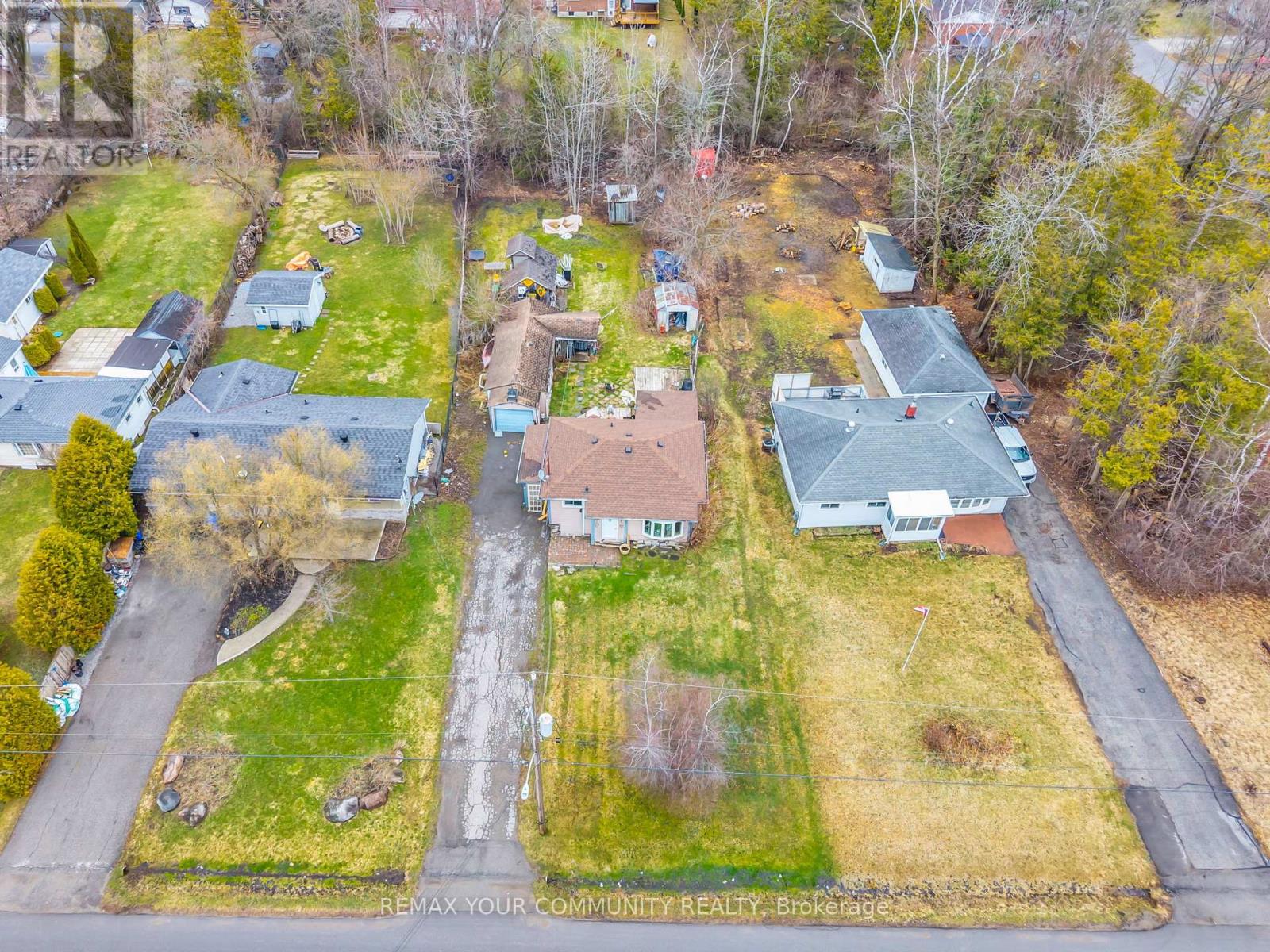 25 GREW BOULEVARD, Georgina, Ontario