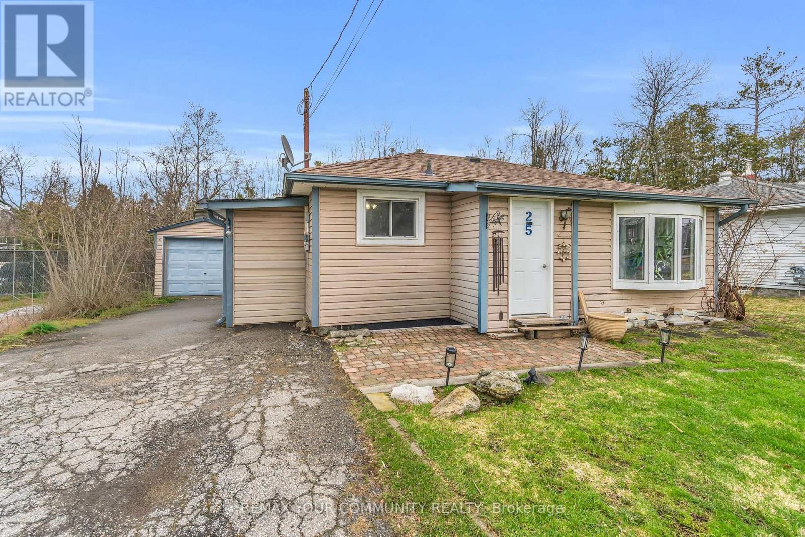 25 Grew Boulevard, Georgina, Ontario L0E 1L0 - Photo 3 - N13445006