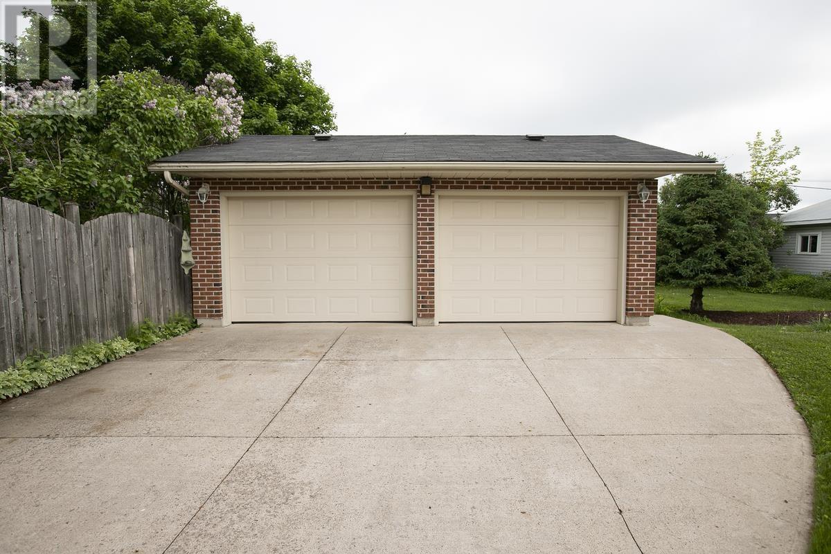 16 Arizona Ave, Sault Ste. Marie, Ontario  P6A 4L8 - Photo 3 - SM261448